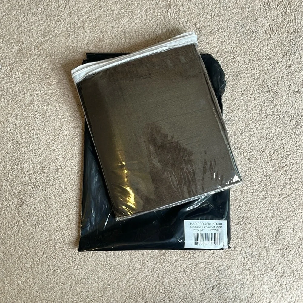 NWT VCNY Home Brown Grommet Panel